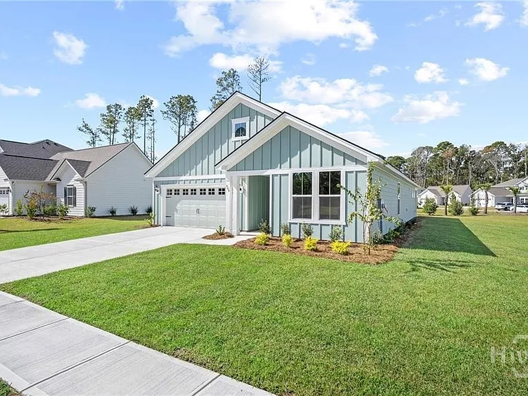 469 Monterey Loop — Photo 3