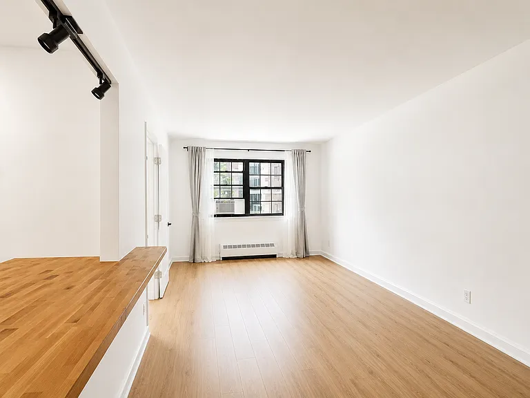 3089 31st St #2 — Photo 3