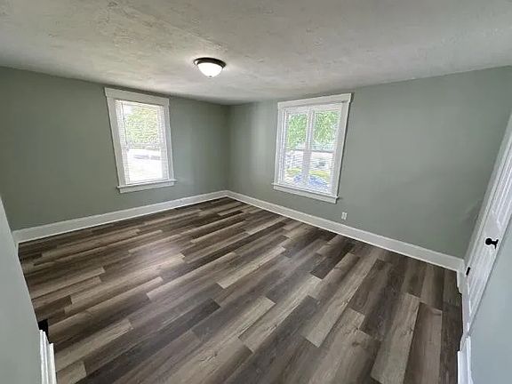 4th image of 657 Ross Ave Unit A