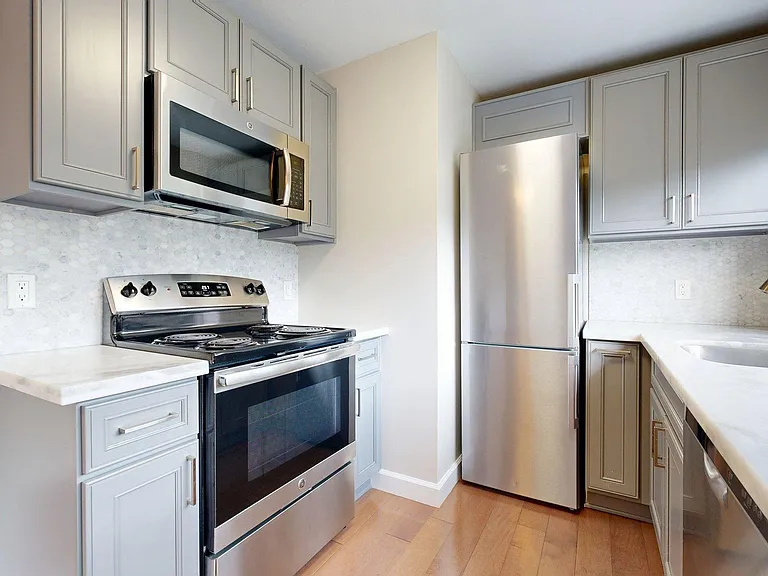 1490 Chestnut St #3 — Photo 2