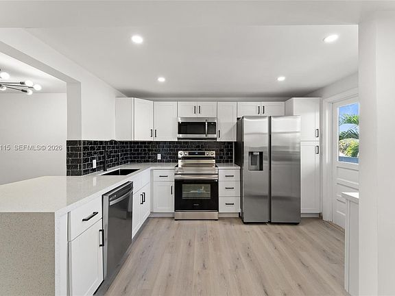 2nd image of 441 NE 195th St APT 302