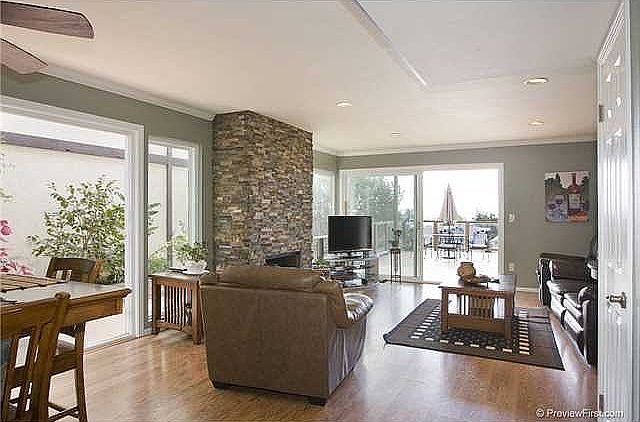 2nd image of 2449 Geranium St