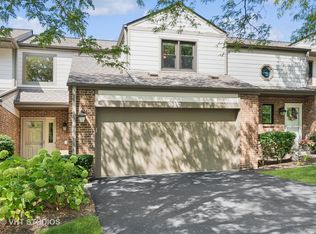 7S352 Baltusrol Ln, Naperville, IL 60540
