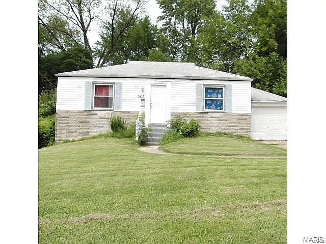 7415 Esterbrook Dr photo 1