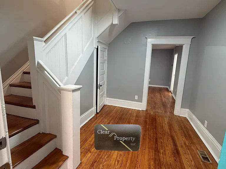 604 Poplar St — Photo 2