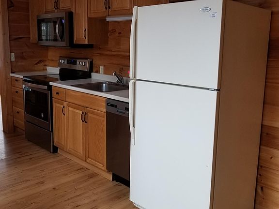 3rd image of 89 N Briar Hl