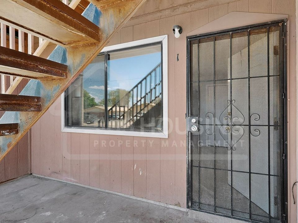1st image of 508 Pennsylvania St SE APT 1