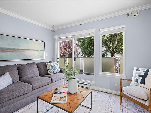 4th image of 2520 Wark St #214