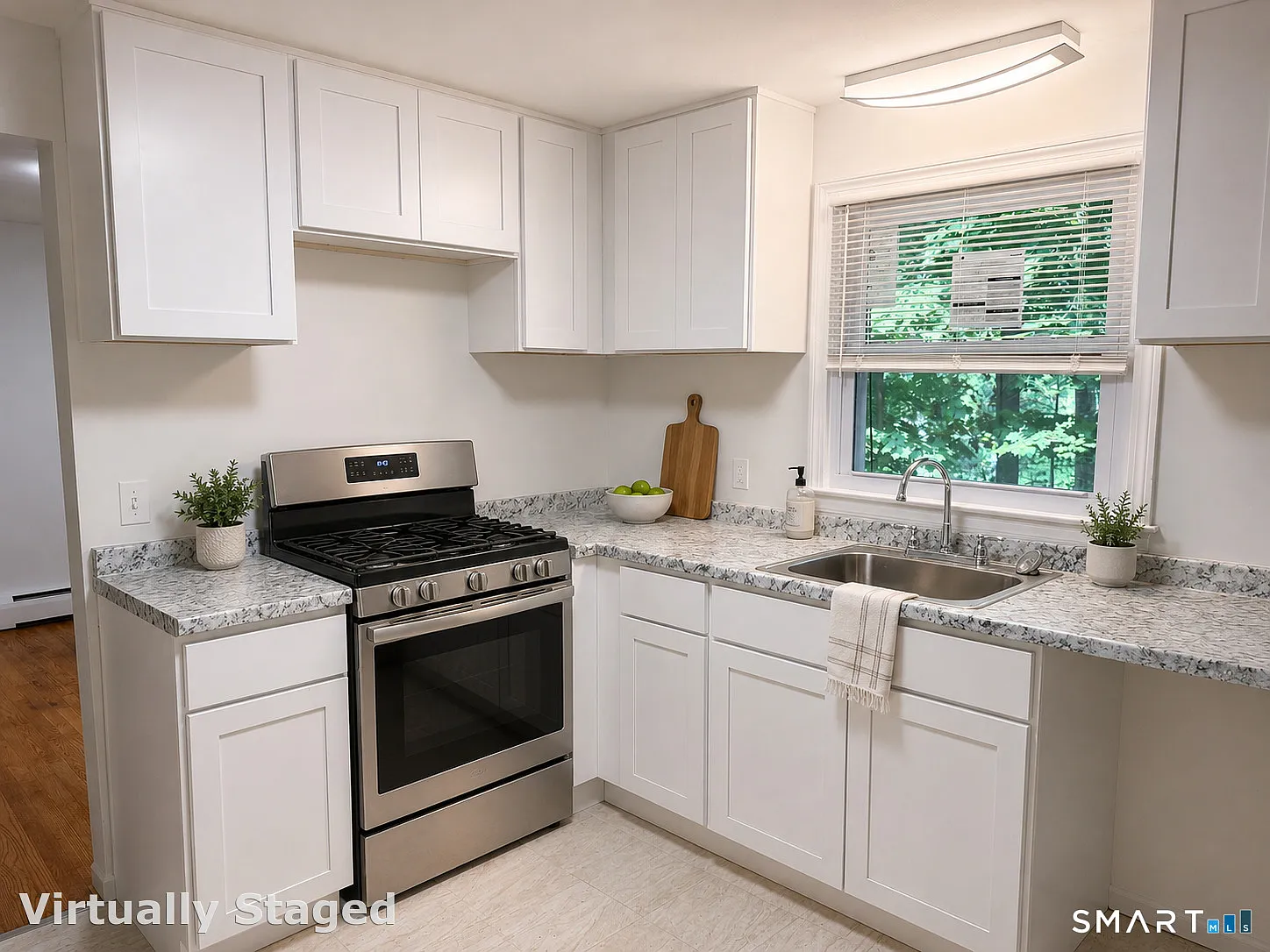 4 bed, 2.5 bath, 1932 sqft, $3,300 — Photo 3