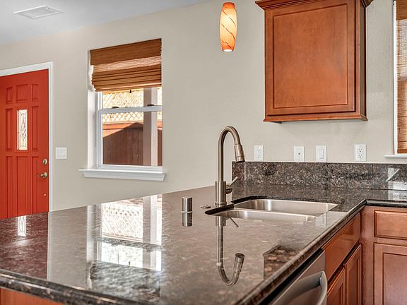 4th image of 58 Caliente St