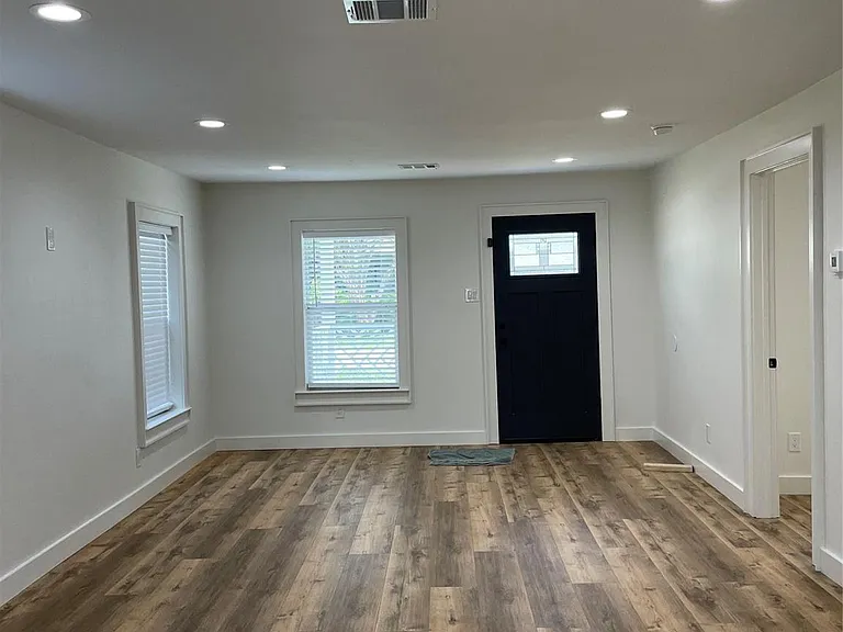 1026 Kern St — Photo 5