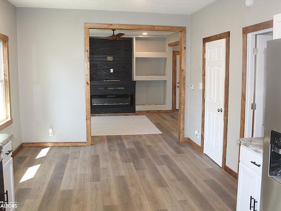 5th image of 1013 Main Ave