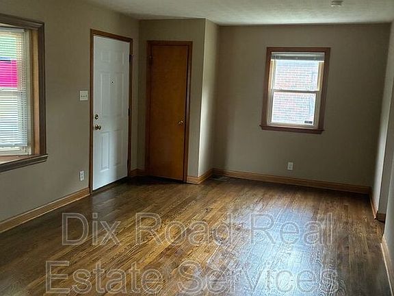 5th image of 3827 Carroll Ave