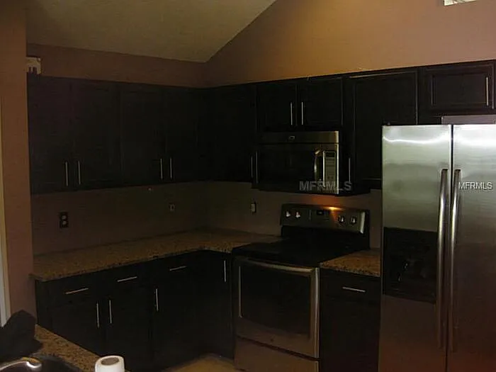 4 bed, 2.5 bath, 2319 sqft, $2,870 — Photo 3