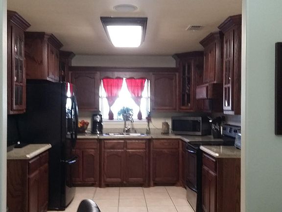 4th image of 7585 Cedar Ave