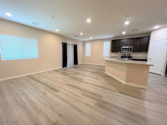 4th image of 1811 Pebble Cove Ave
