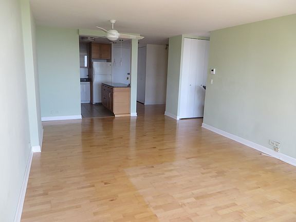 4th image of 1660 N La Salle St #1109