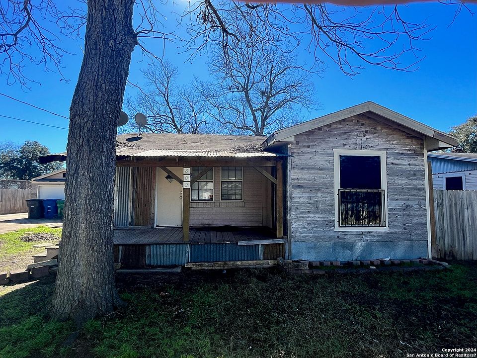 1st image of 802 BERNARD DR