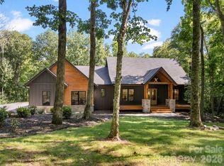 80 Maple Grove Ct, Hendersonville, NC 28792
