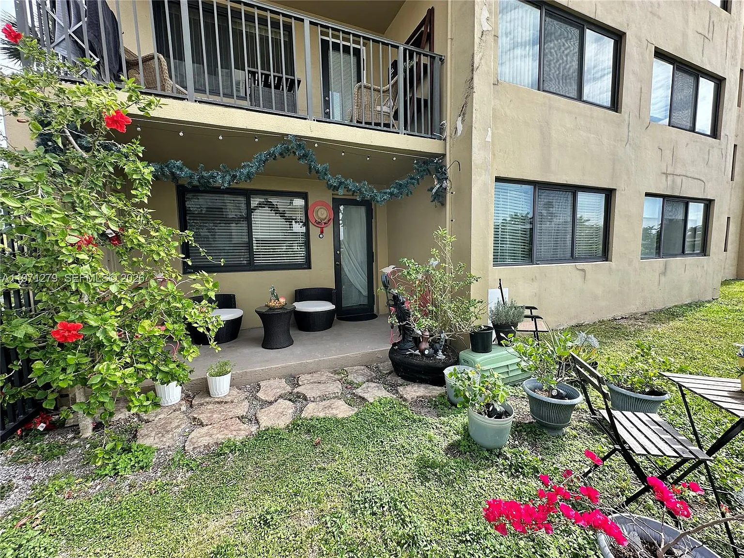 Yacht Club Condo (The) — Photo 1