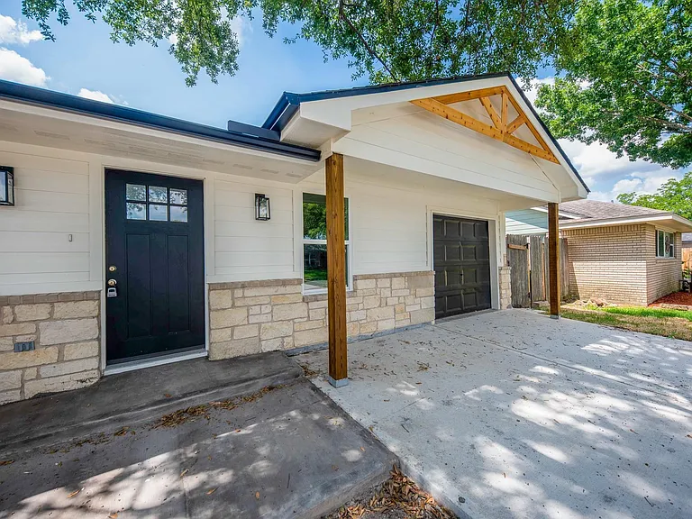 5221 Libbey Ln — Photo 4