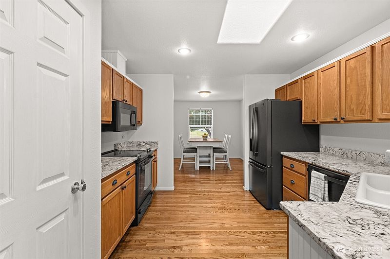 4th image of 9519 185th Avenue SW