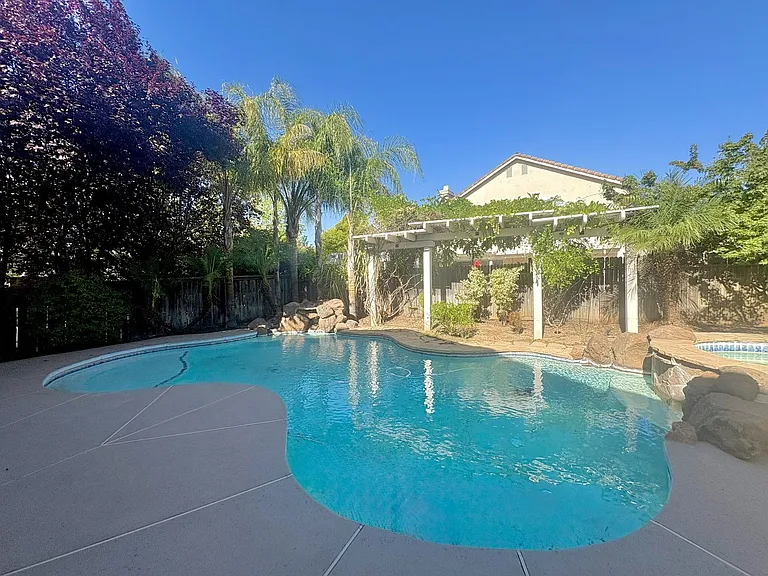 9745 W Taron Dr — Photo 25