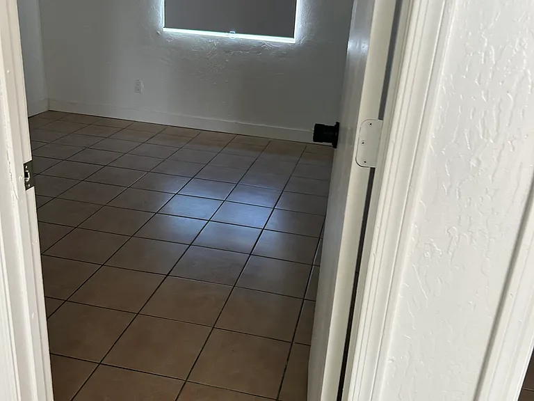 2822 E Mobile Ln #2 — Photo 2