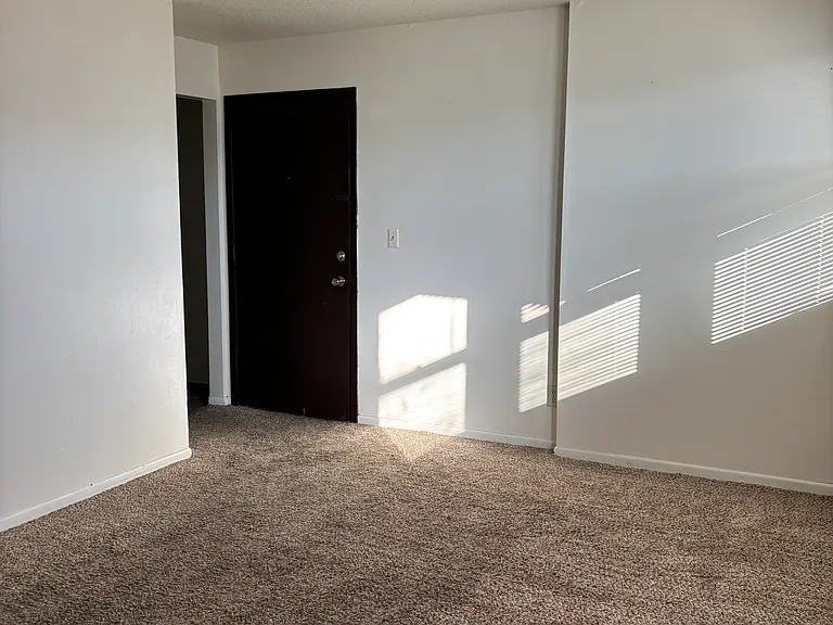 121 S Hazel St — Photo 6
