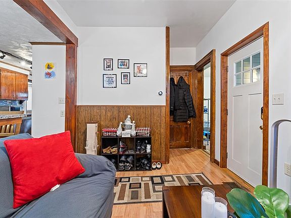 4th image of 6 Carlton St