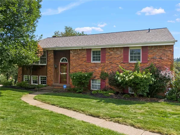 806 Longvue Dr, Houston, PA 15342