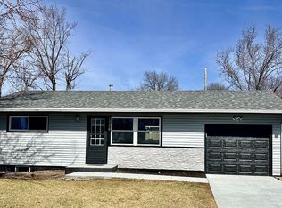 1736 Sunny Hill Rd, Lincoln, NE 68502