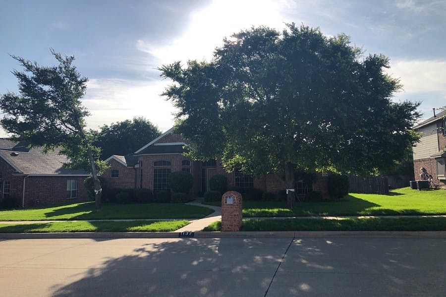 1st image of 1132 Oxford Dr