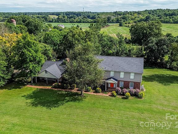 5th image of 127 Farmwood Dr
