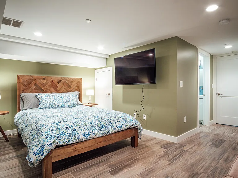 37 Middle St #1 — Photo 14