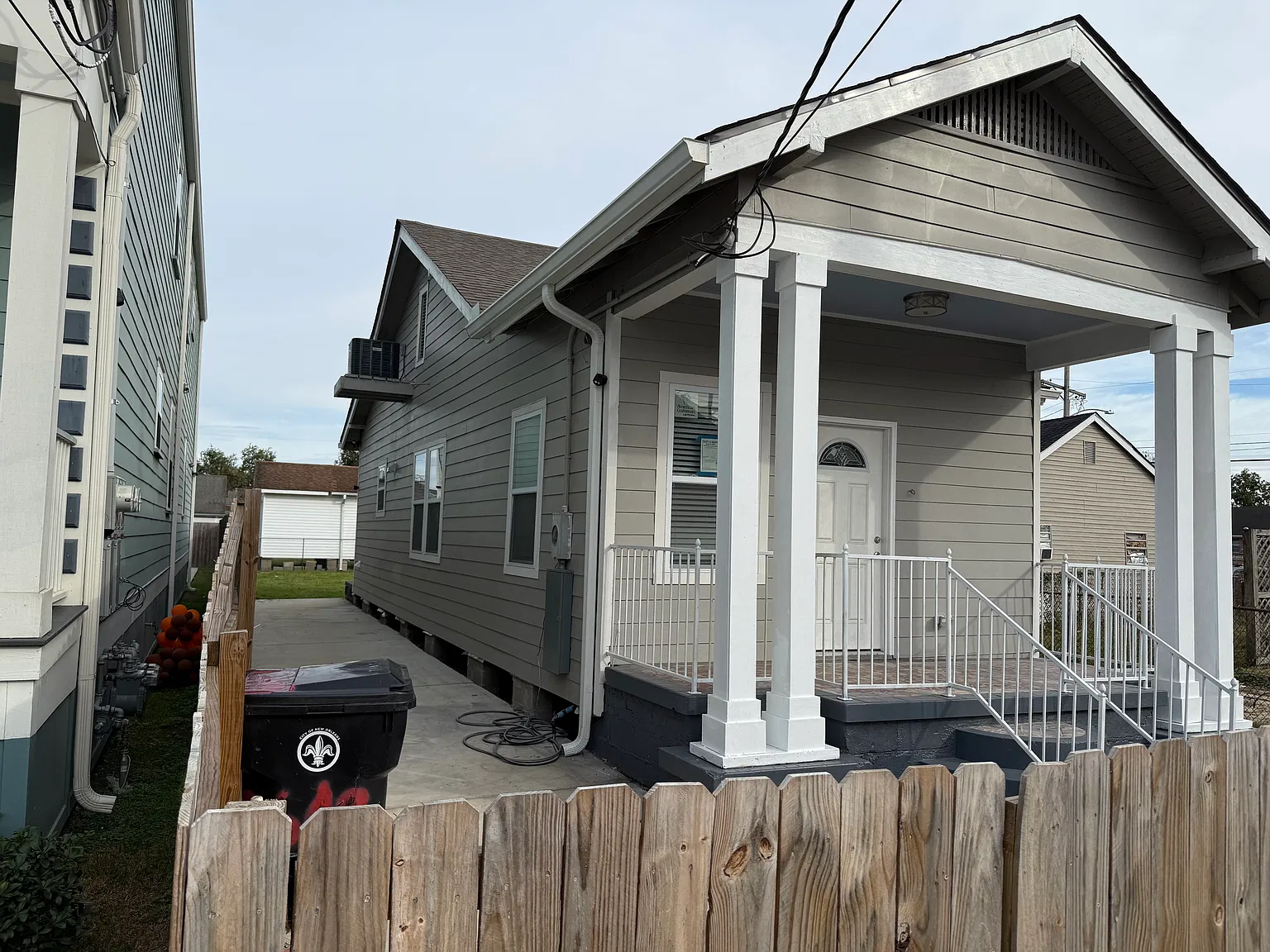 2 bed, 1100 sqft, $1,800 — Photo 2