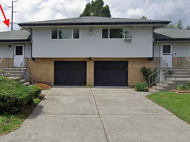 437-441 SE 154th Ave — Photo 1