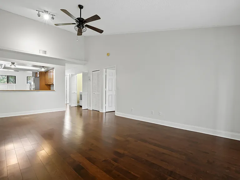 6215 SE Georgetown Pl — Photo 5