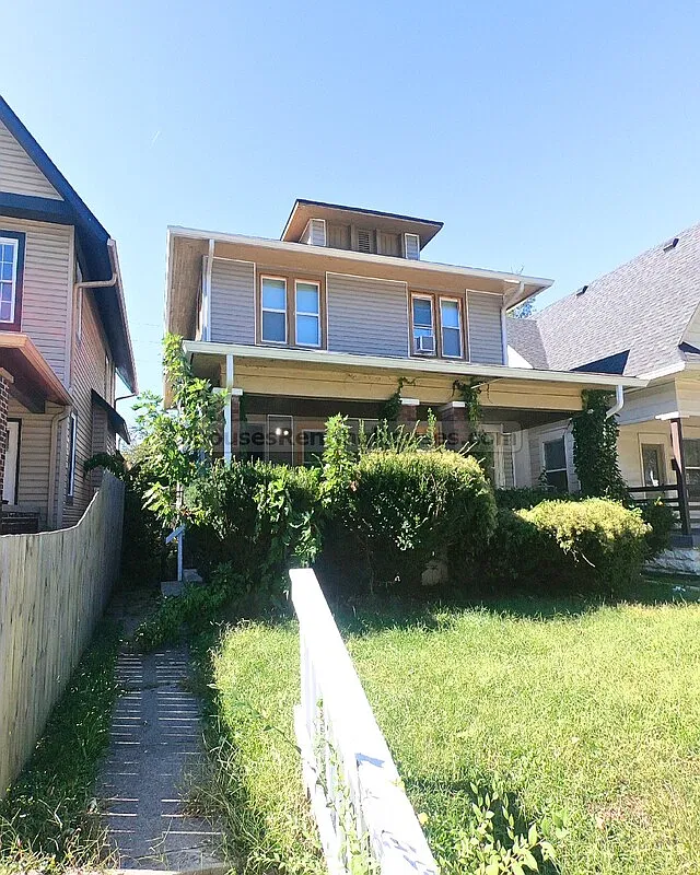 3 bed, 1.5 bath, $1,600 — Photo 1