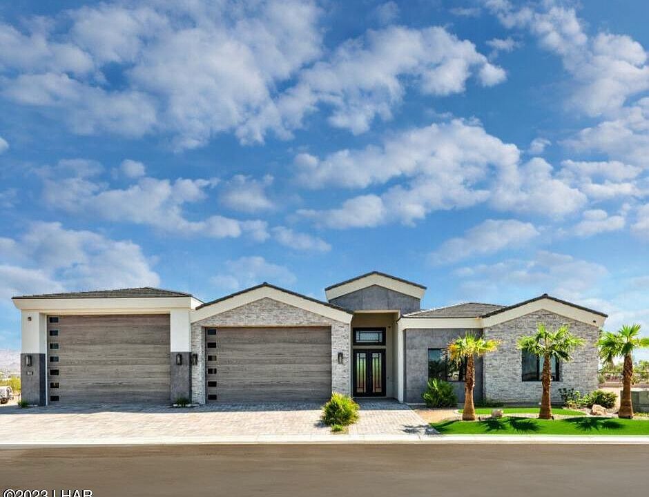 1st image of 804 Isola Bella Loop
