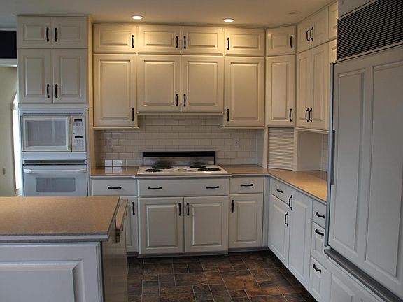 3rd image of 2211 Hamilton Dr