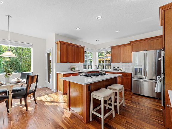 3rd image of 7360 SW Bouchaine Ct