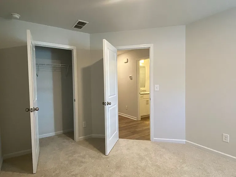 2227 Statesville Ave — Photo 21