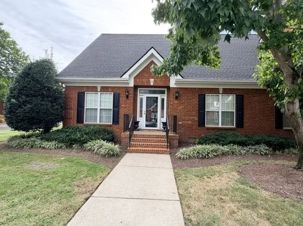 18 Wyndermere, Hendersonville, TN 37075