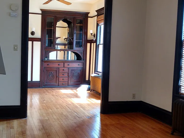 1622 N Warren Ave — Photo 5