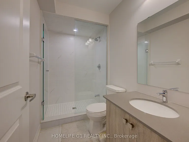 585 Colborne St E #611 — Photo 33