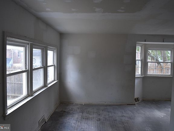 3rd image of 24 Paynter Dr