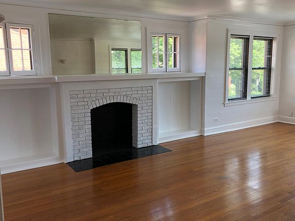 3rd image of 5716 N Hermitage Ave #2