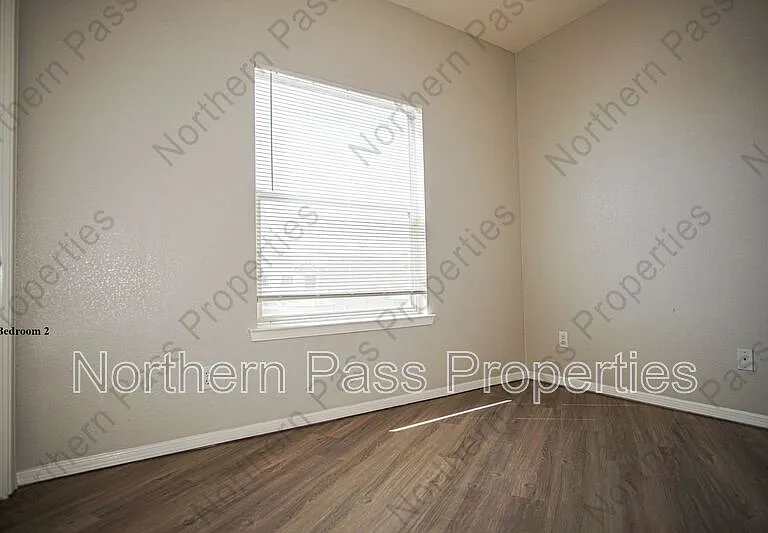 528 Green Village Ct #B — Photo 21