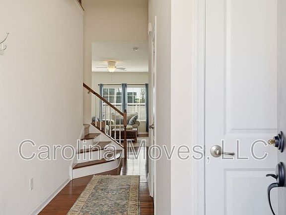 3rd image of 126 Middleby Way